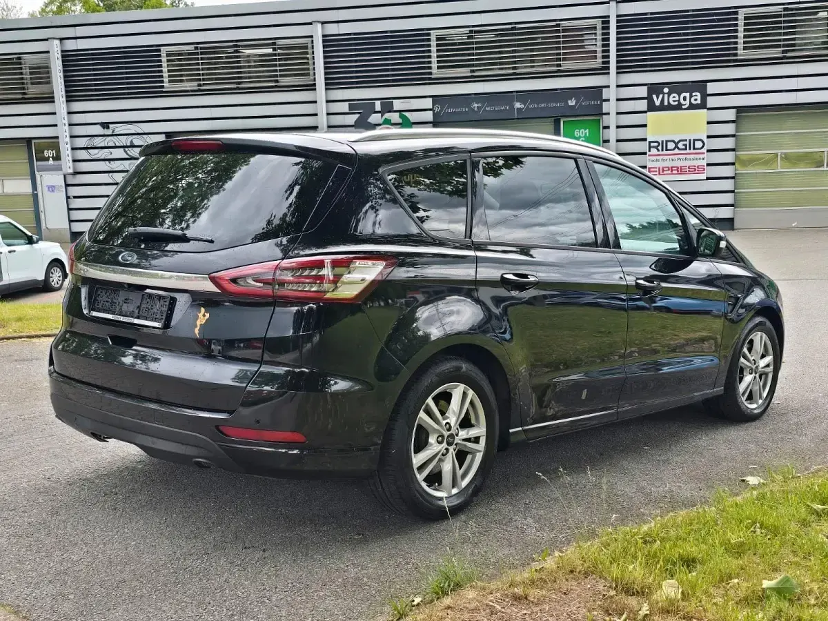 Gebraucht Ford S-MAX Business Edition 150 PS (110 kW) 2017 Schwarz Van / Kleinbus