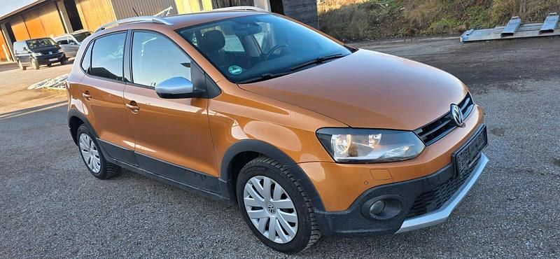 Orange Gebraucht 2015 VW Polo Cross Kleinwagen | 6.900 € (Fairer Preis) - Bild 1/4