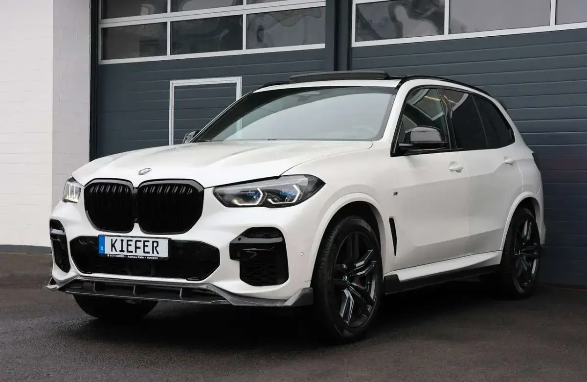 Gebraucht BMW X5 M 530 PS (389 kW) 2022 Mineralweiß metallic SUV