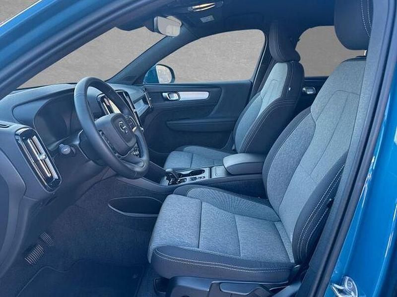 Gebraucht Volvo XC40 Core 163 PS (119 kW) 2024 Fjord blue SUV