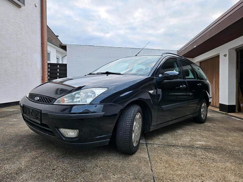 Schwarz Gebraucht 2003 Ford Focus Kombi | 450 € (Superpreis) - Bild 1/4