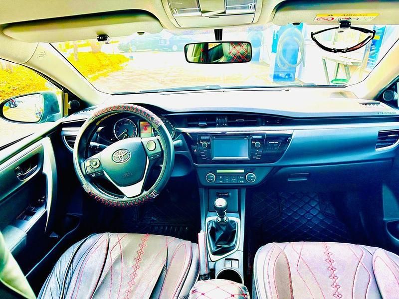 Gebraucht Toyota Corolla Edition 132 PS (97 kW) 2014 Schwarz Limousine