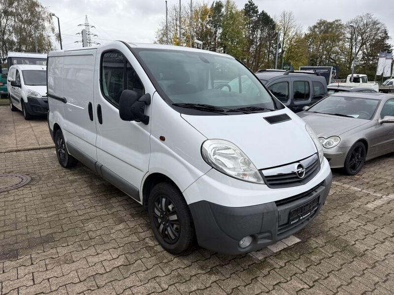 Gebraucht Opel Vivaro 114 PS (83 kW) 2014 Weiß Van / Kleinbus