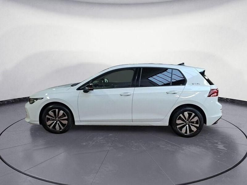 Gebraucht VW Golf VIII Life 116 PS (85 kW) 2025 Pure white Limousine