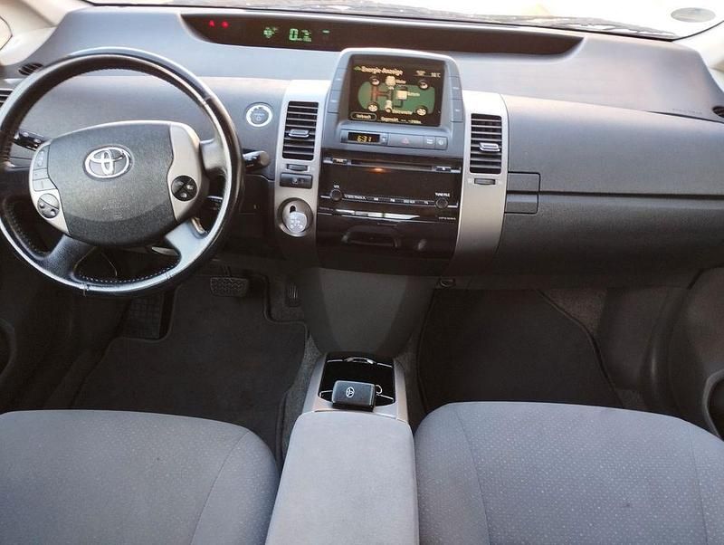 Occasion Toyota Prius Sol 77 ch (56 kW) 2007 Gris Citadine