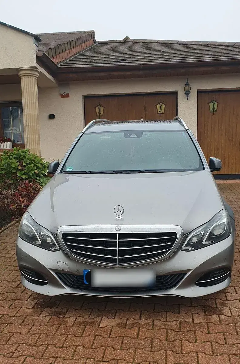 Gebraucht Mercedes E250 204 PS (150 kW) 2013 Grau Kombi