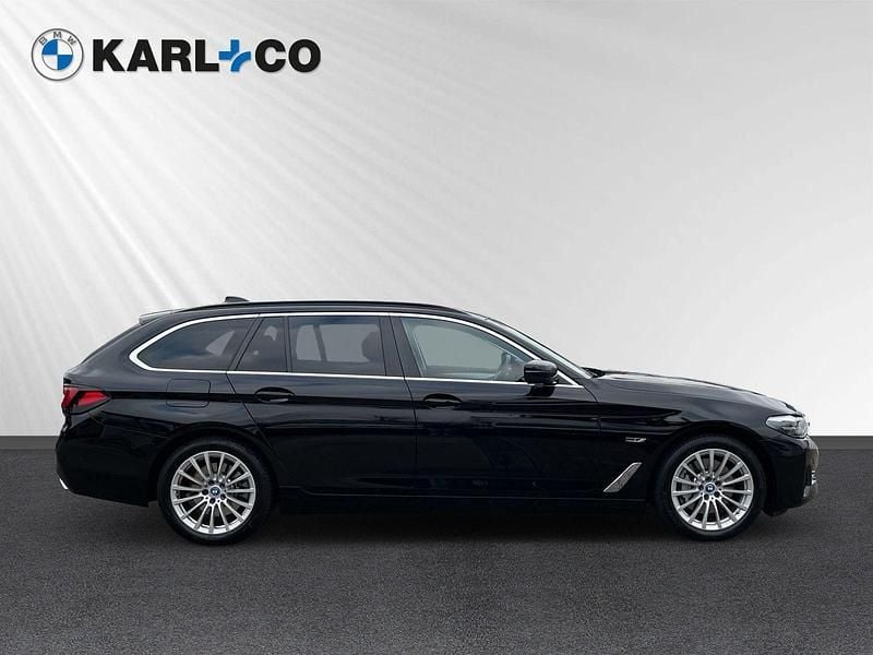 Gebraucht BMW 530e Sport Line 292 PS (214 kW) 2022 Schwarz ii Kombi