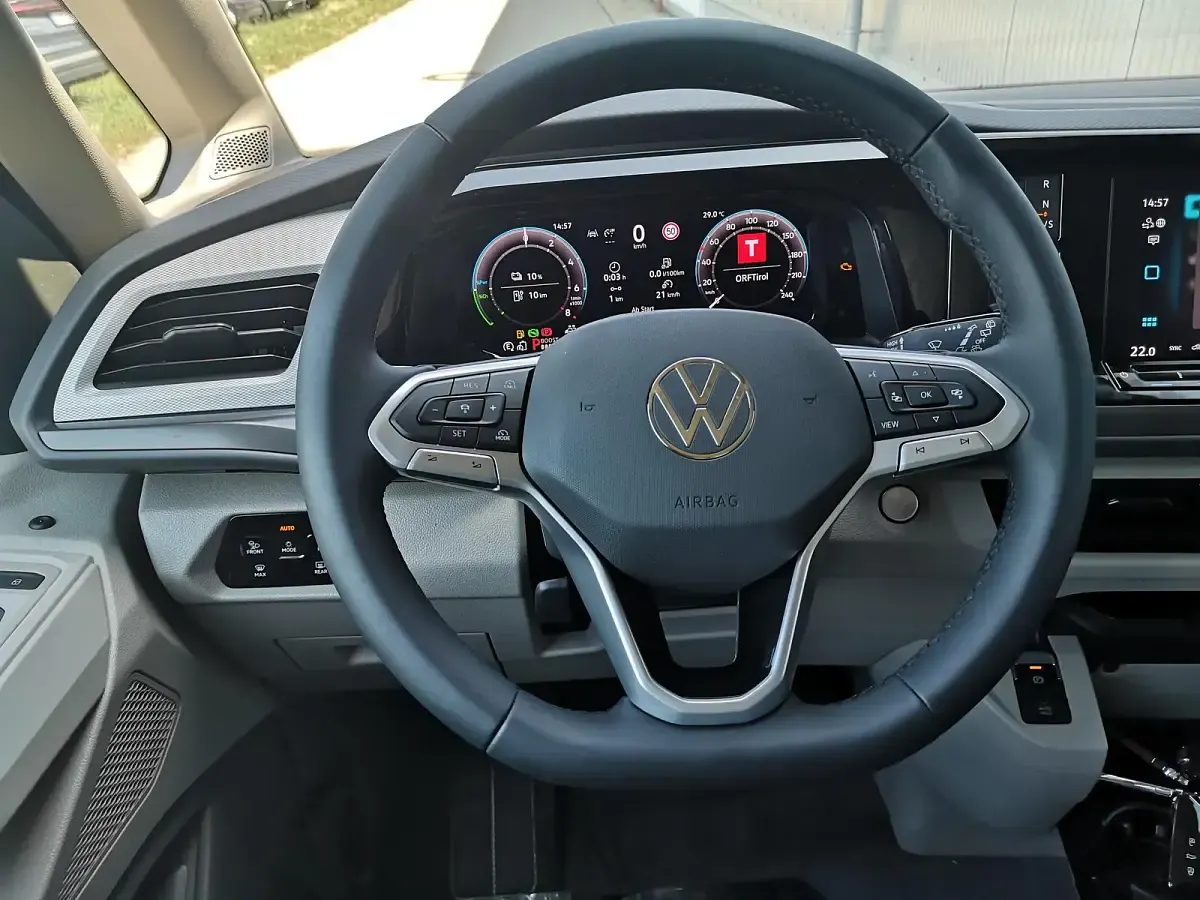 Neu VW California Beach 245 PS (180 kW) 2026 Indiumgrau metallic Van