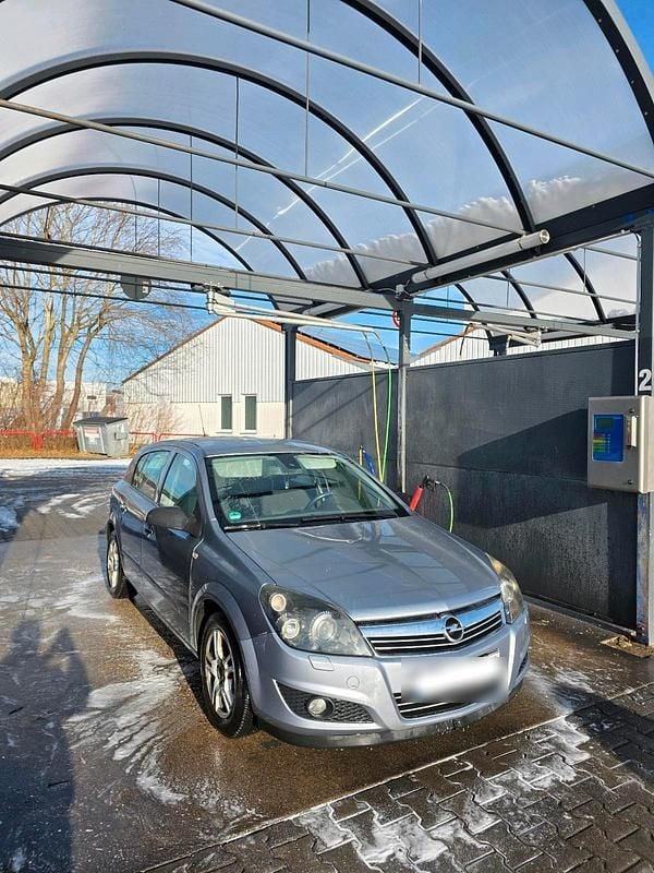 Grau Gebraucht 2008 Opel Astra Limousine | 1.300 € (Superpreis) - Bild 1/4