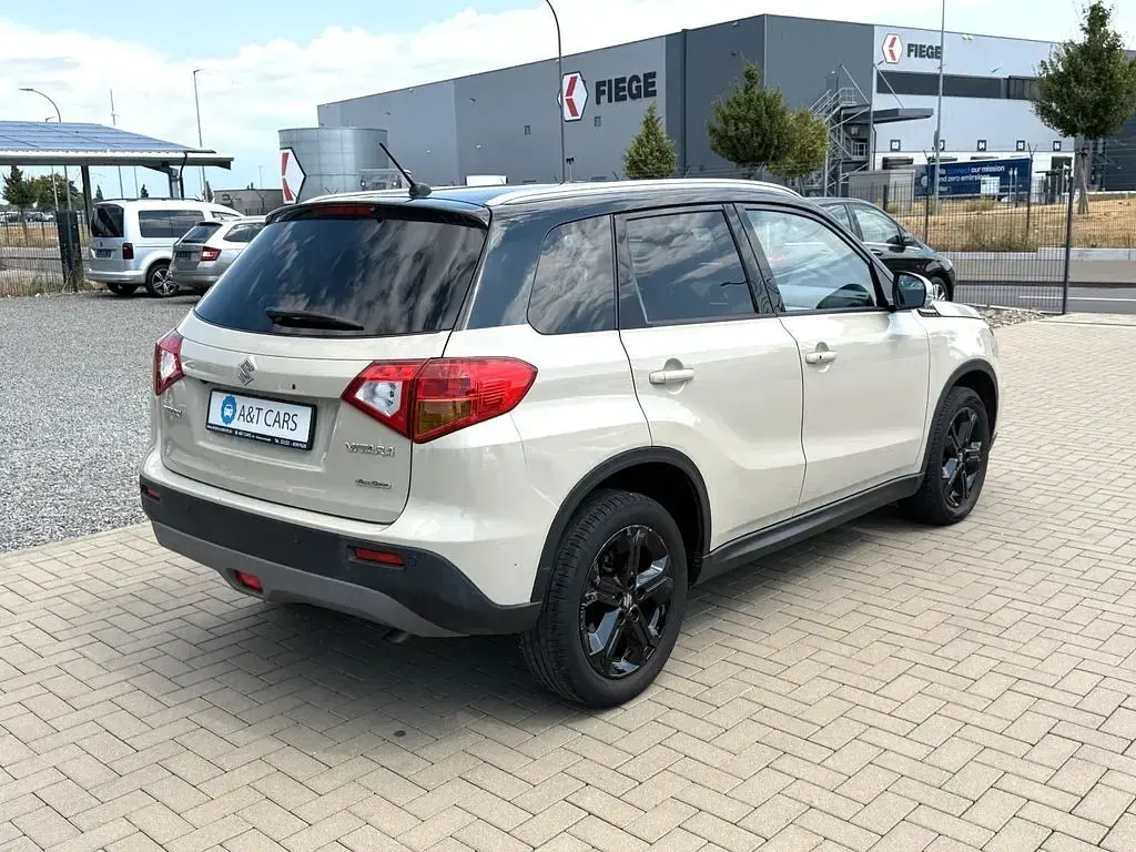 Gebraucht Suzuki Vitara 140 PS (102 kW) 2016 Beige SUV