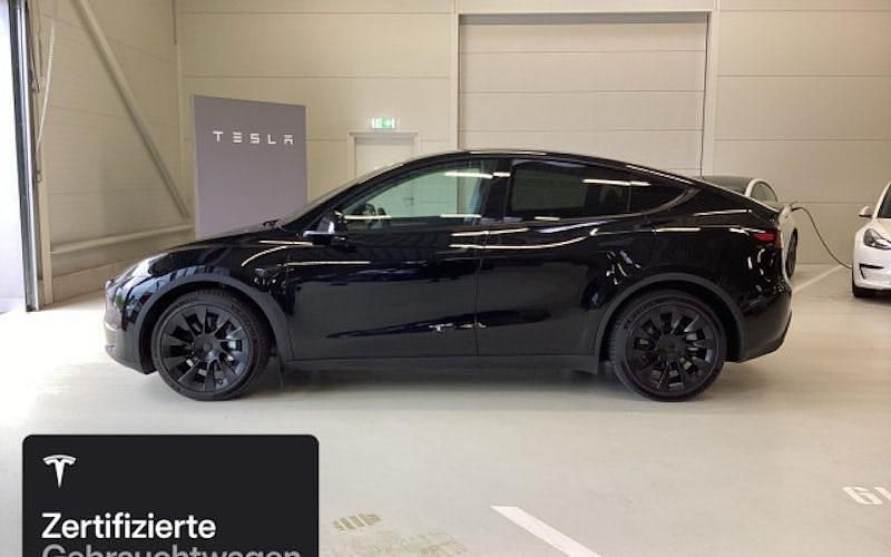 Schwarz Gebraucht 2024 Tesla Model Y Long Range SUV | 44.000 € (Fairer Preis) - Bild 1/4