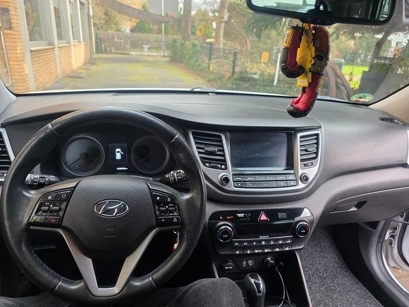 Gebraucht Hyundai Tucson Style 185 PS (136 kW) 2016 Weiß SUV