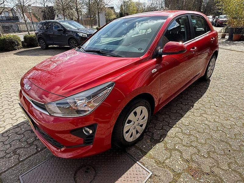 Gebraucht Kia Rio Edition 7 84 PS (61 kW) 2023 Rot Limousine