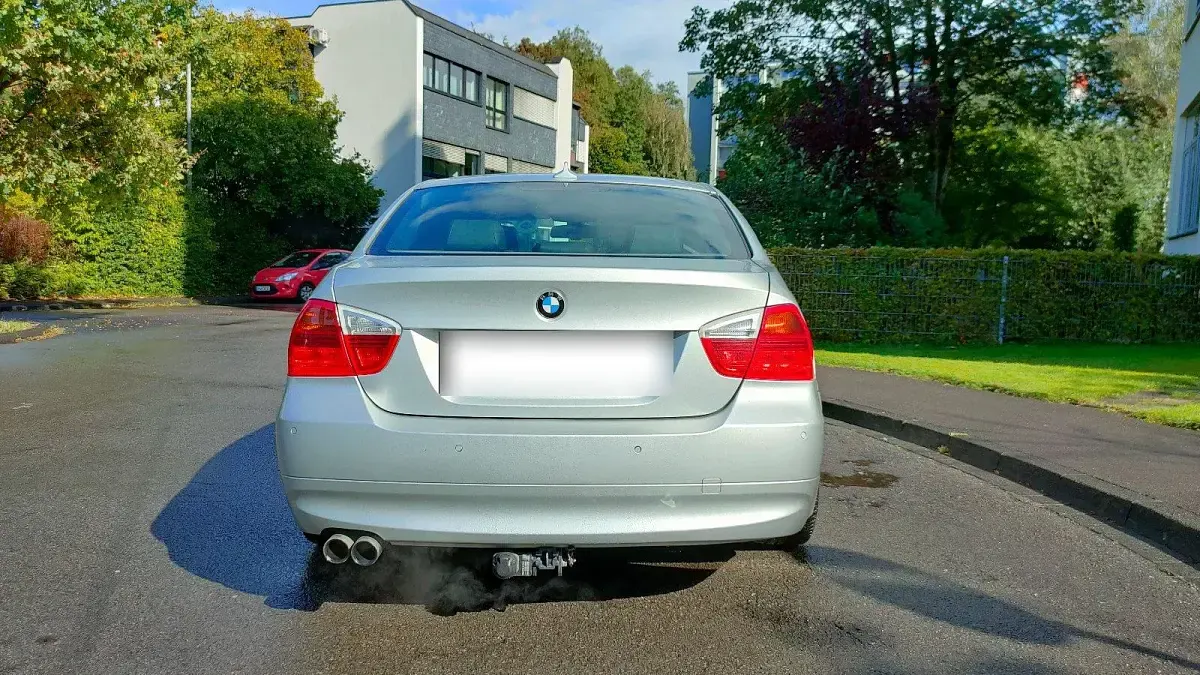 Gebraucht BMW 330 258 PS (189 kW) 2007 Silber Limousine