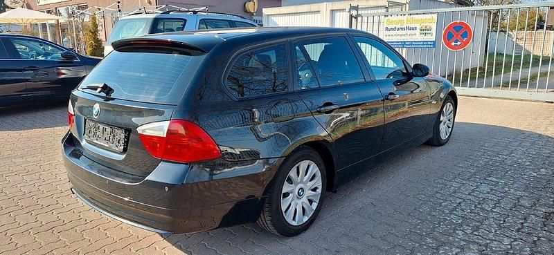 Gebraucht BMW 318 129 PS (94 kW) 2007 Schwarz Kombi
