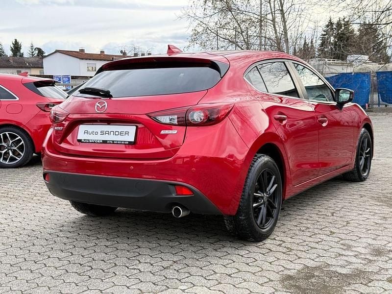 Gebraucht Mazda 3 Nakama 105 PS (77 kW) 2017 Rot Limousine