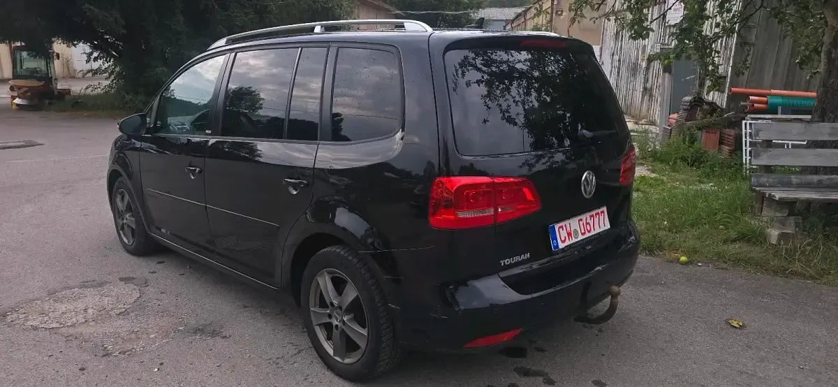 Gebraucht VW Touran 140 PS (102 kW) 2012 Schwarz Van / Kleinbus