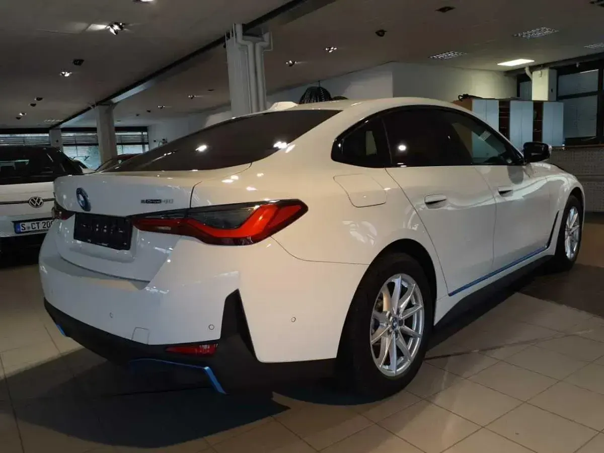 Gebraucht BMW i4 253 kW (345 PS) 2023 White solid Limousine