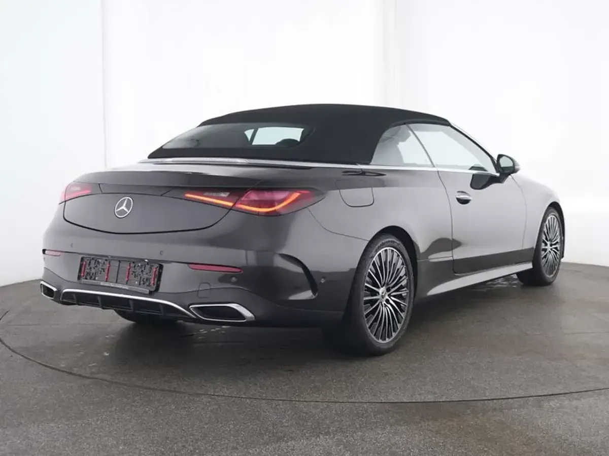 Gebraucht Mercedes CLE180 AMG 170 PS (125 kW) 2025 Grau Cabrio