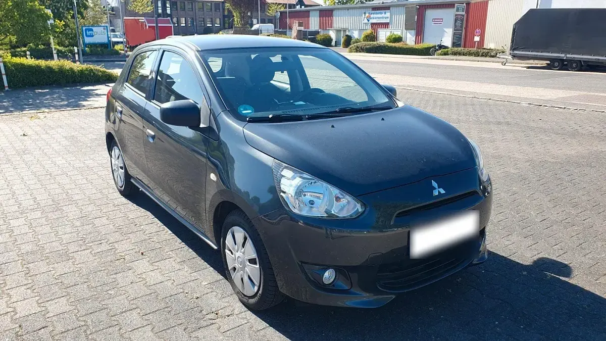 Gebraucht Mitsubishi Space Star 71 PS (52 kW) 2014 Grau Van / Kleinbus