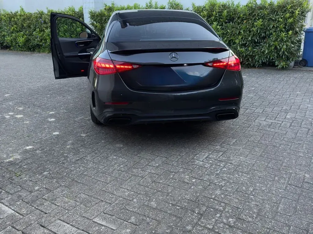 Gebraucht Mercedes C220 200 PS (147 kW) 2022 Schwarz Limousine