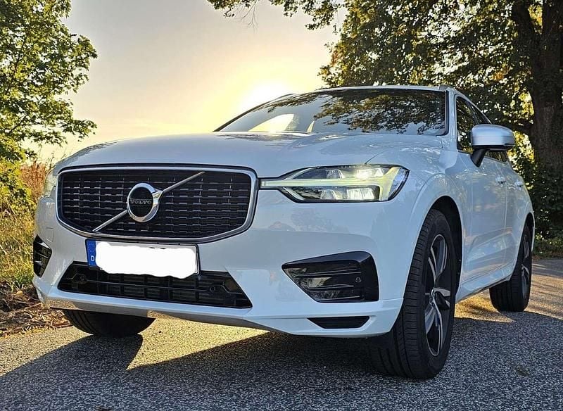 Weiß Gebraucht 2018 Volvo XC60 R-Design SUV | 29.990 € (Etwas zu teuer) - Bild 1/4