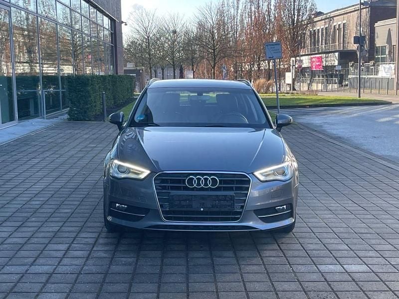 Gebraucht Audi A3 Ambiente 110 PS (80 kW) 2016 Grau Limousine