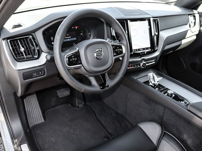 Gebraucht Volvo XC60 Plus 455 PS (334 kW) 2024 Vapour grey SUV