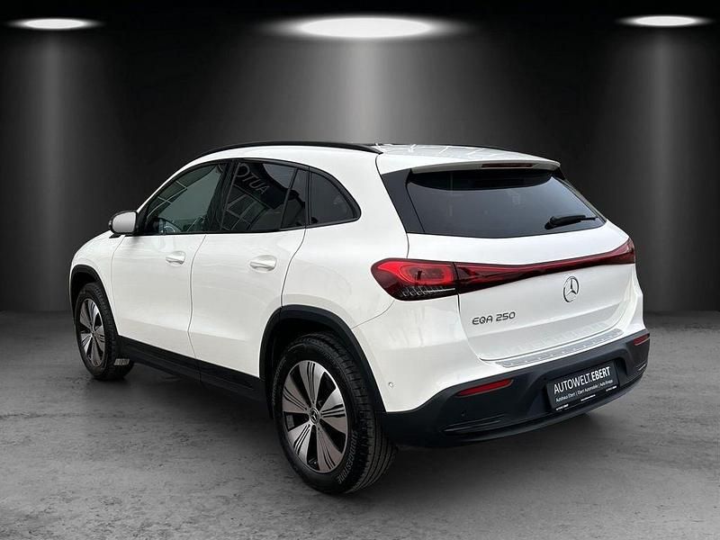 Gebraucht Mercedes EQA250 Business 139 kW (190 PS) 2022 Weiß SUV