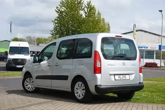 Gebraucht Citroën Berlingo 98 PS (72 kW) 2011 Grau Van / Kleinbus