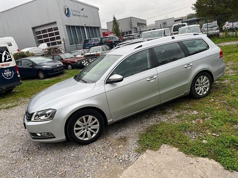 Silber Gebraucht 2012 VW Passat Comfortline Limousine | 7.390 € (Guter Preis) - Bild 1/4