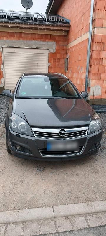 Grau Gebraucht 2010 Opel Astra Selection Kombi | 1.999 € (Superpreis) - Bild 1/4