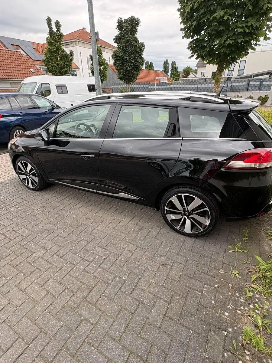 Gebraucht Renault Clio GrandTour Dynamique 90 PS (66 kW) 2015 Schwarz Kombi