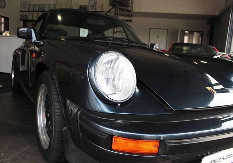 Second-hand Porsche 911SC 204 CP (150 kW) 1981 Albastru Coupe