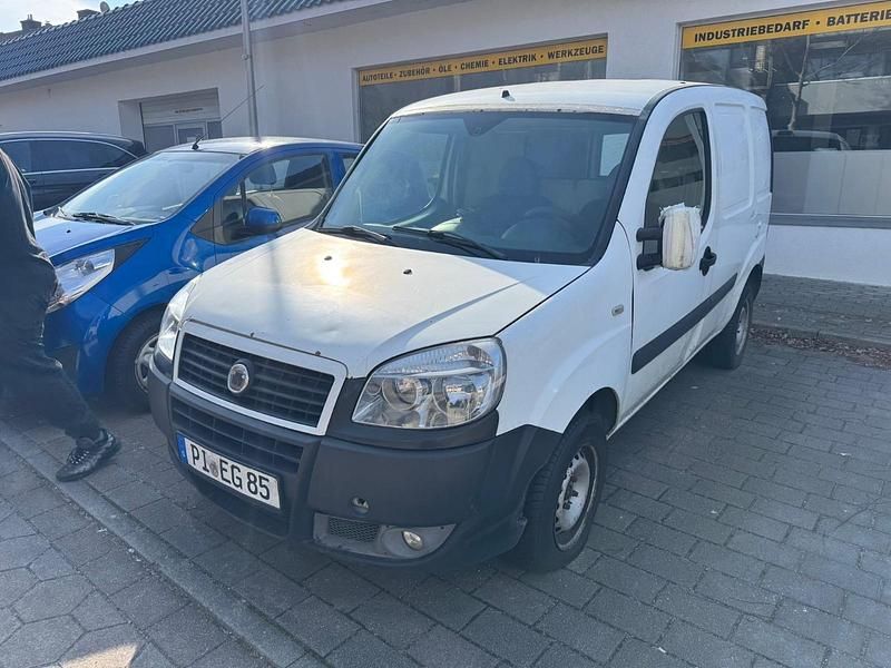 Gebraucht Fiat Doblò 75 PS (55 kW) 2008 Weiß Van / Kleinbus
