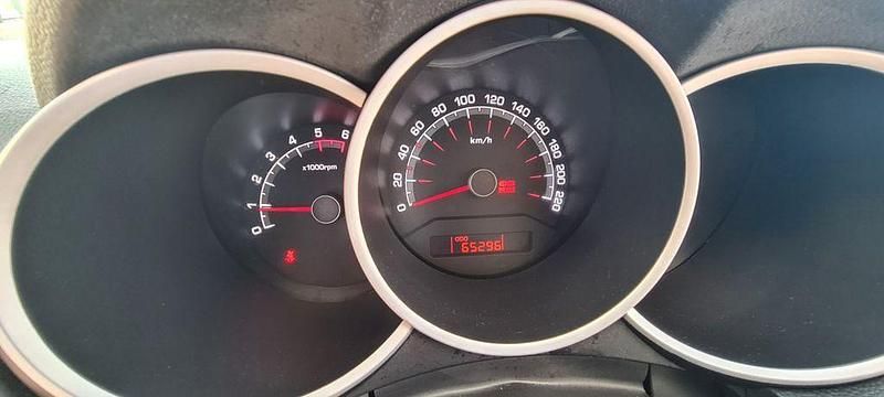 Gebraucht Kia Venga Spirit 128 PS (94 kW) 2012 Weiß Kleinwagen