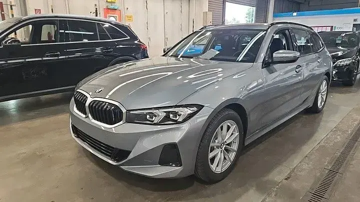 Gebraucht BMW 320 Shadowline 190 PS (139 kW) 2024 Grau Limousine