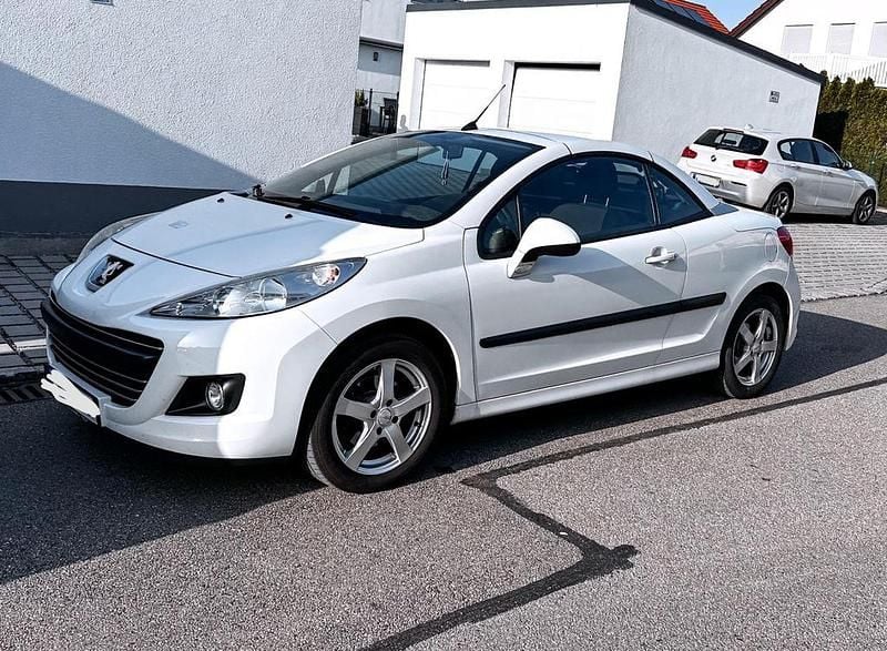 Weiß Gebraucht 2010 Peugeot 207 CC Platinum Cabrio | 1.399 € (Superpreis) - Bild 1/4