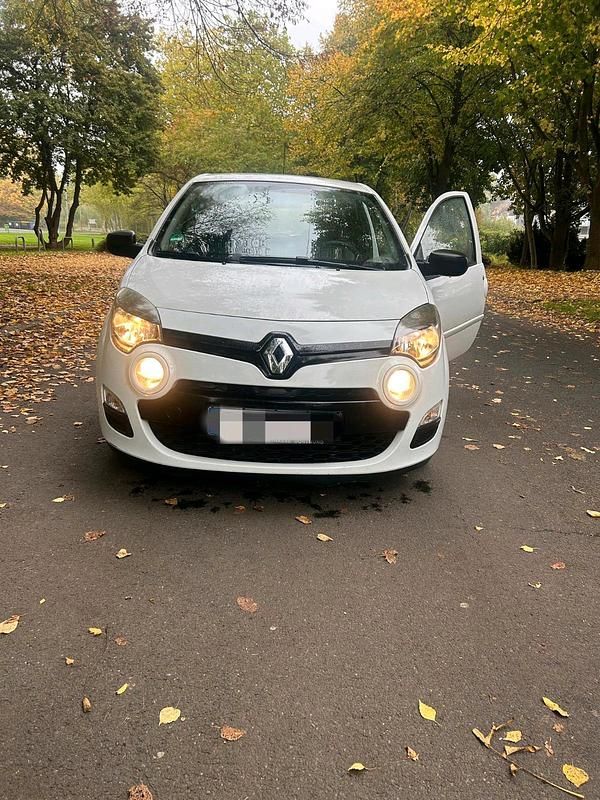 Weiß Gebraucht 2012 Renault Twingo Kleinwagen | 2.300 € - Bild 1/4