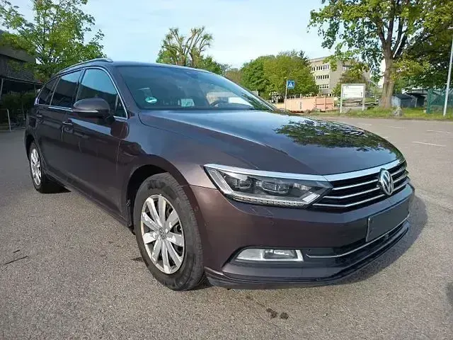 Gebraucht VW Passat Comfortline 150 PS (110 kW) 2018 Braun Kombi