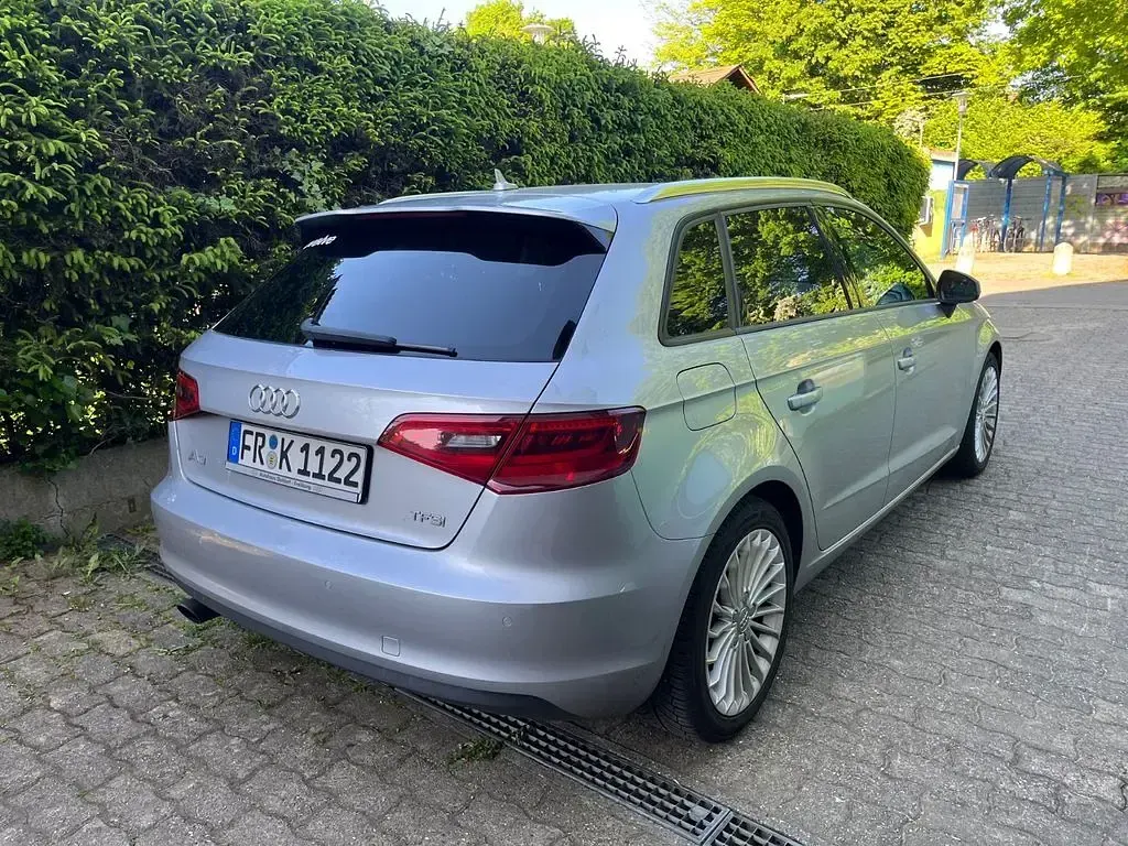 Second-hand Audi A3 Ambiente 110 CP (80 kW) 2016 Argintiu Berlinǎ
