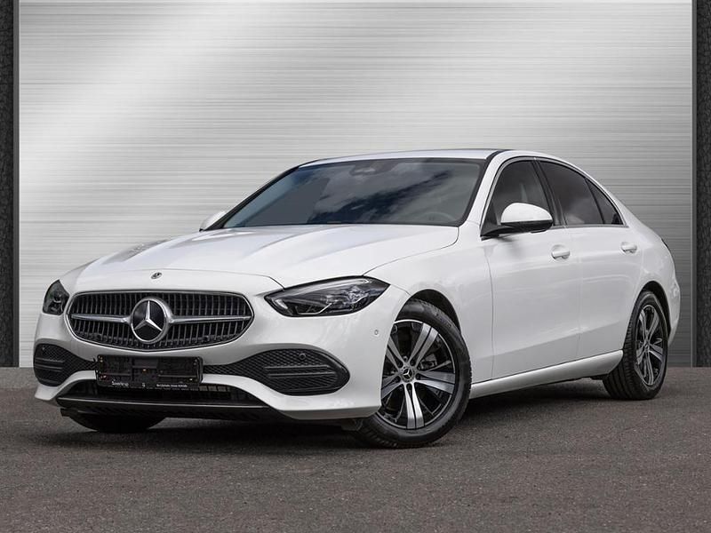 Weiß Gebraucht 2024 Mercedes C200 Avantgarde Limousine | 36.570 € (Guter Preis) - Bild 1/4