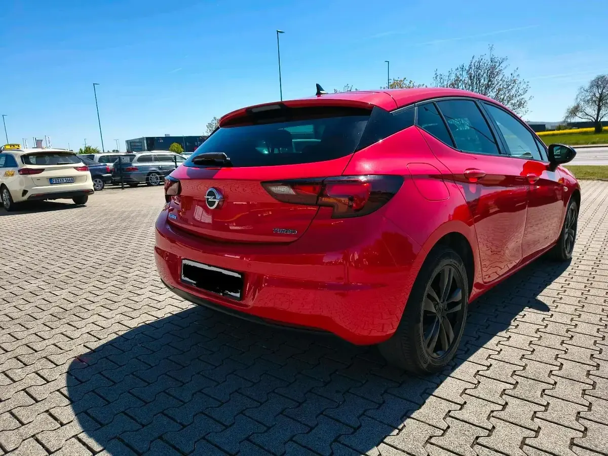 Gebraucht Opel Astra 150 PS (110 kW) 2018 Rot Limousine
