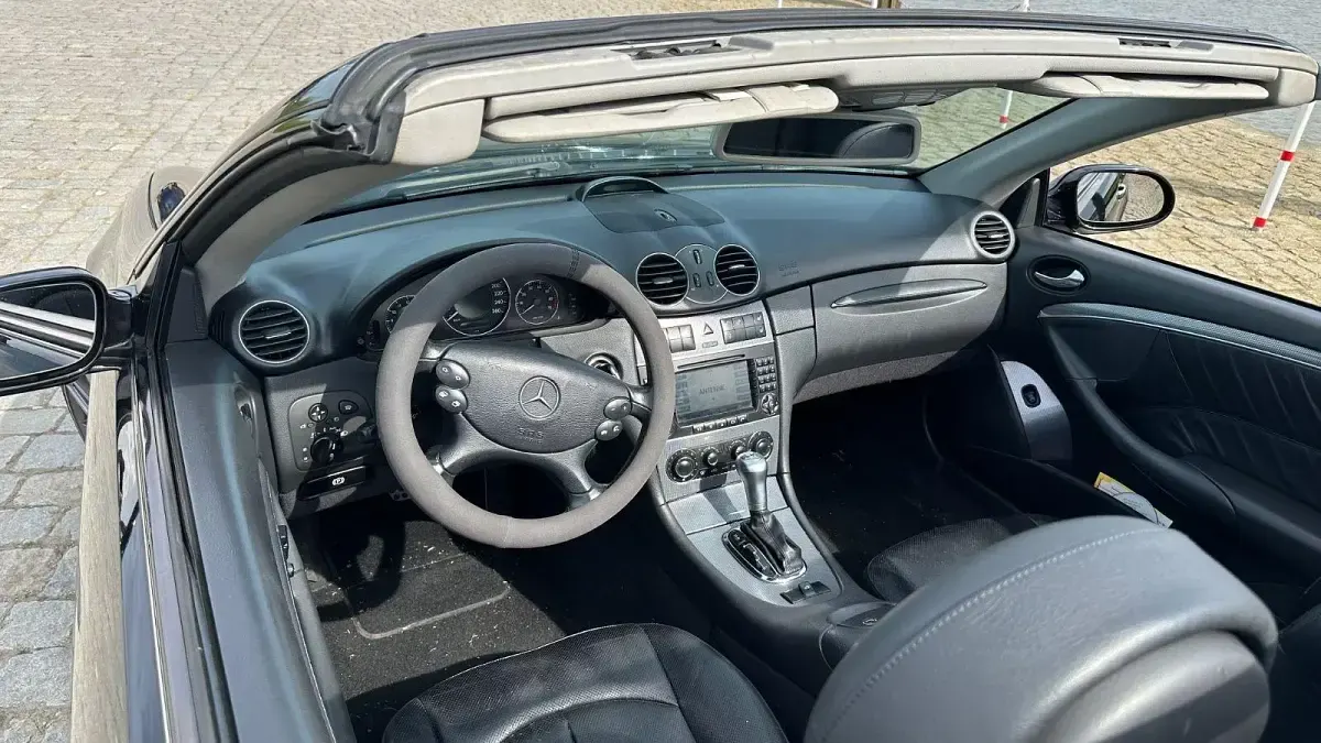 Gebraucht Mercedes CLK320 Avantgarde 218 PS (160 kW) 2006 Schwarz Cabrio