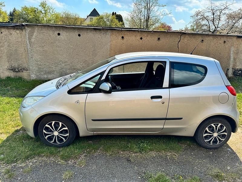 Second-hand Mitsubishi Colt 70 CP (51 kW) 2006 Argintiu Hatchback