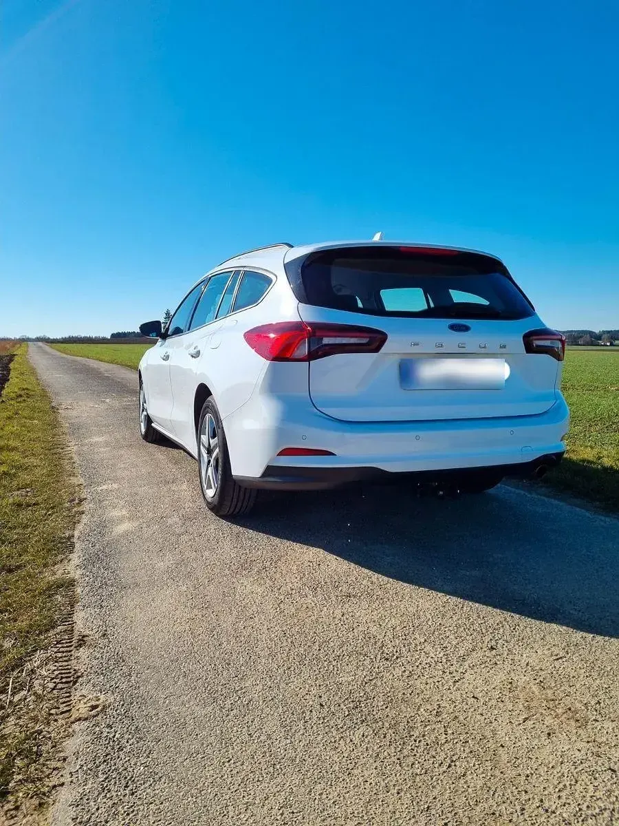 Gebraucht Ford Focus 120 PS (88 kW) 2022 Weiß Kombi