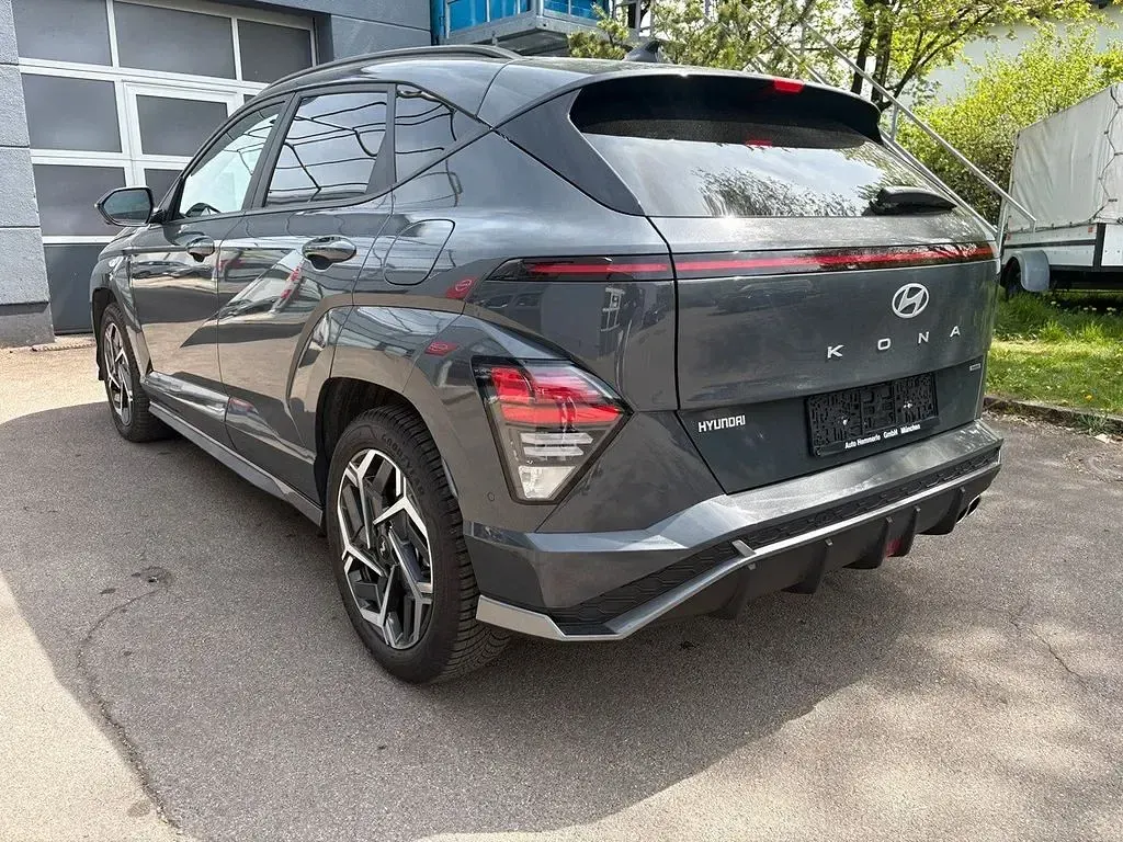 Gebraucht Hyundai Kona N Line 105 PS (77 kW) 2024 Grau SUV