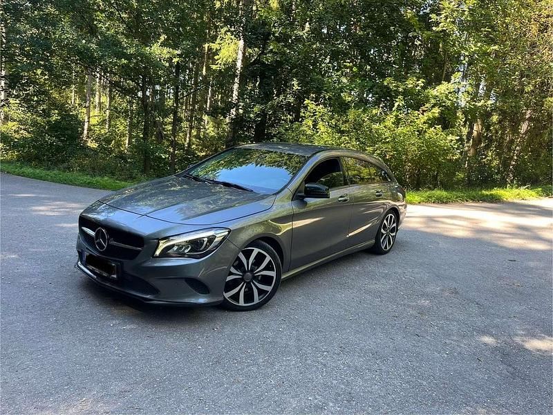 Gebraucht 2017 Mercedes CLA220 Shooting Brake Urban Kombi | 16.499 € (Guter Preis) - Bild 1/4