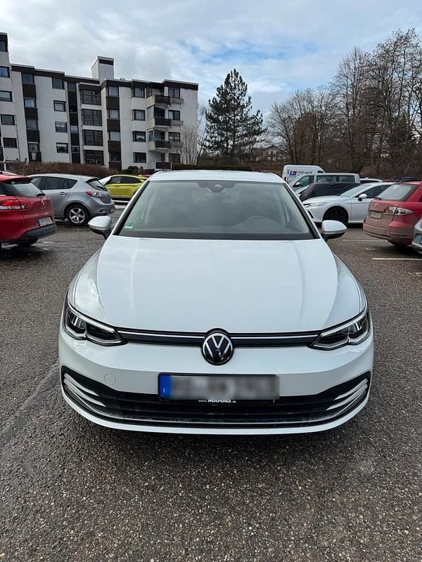 Gebraucht VW Golf VIII 131 PS (96 kW) 2023 Weiß Kleinwagen