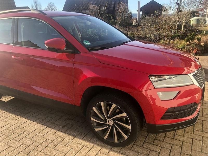 Rot Gebraucht 2018 Skoda Karoq Style SUV | 19.000 € (Superpreis) - Bild 1/4